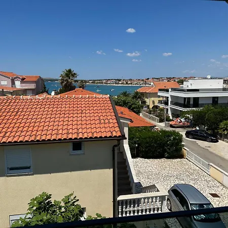 Apartman Lina *