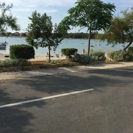 アパート Lina ヴィル