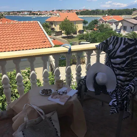 Apartman Lina *