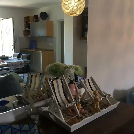 Lina Apartment Vir